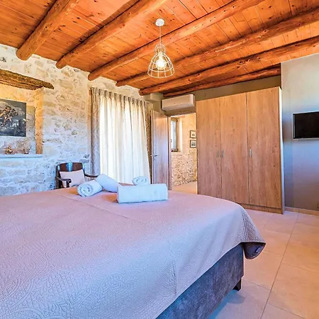 Fuer 12 Personen In Agia Paraskevi Nordkreta, Kreta Nordkueste Kretas *